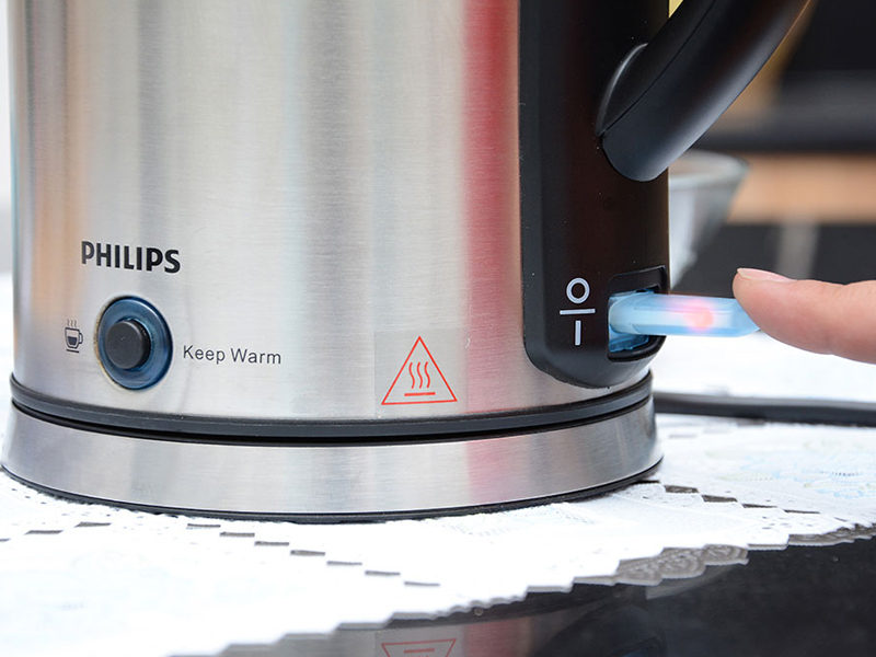 Bình đun siêu tốc giữ nhiệt Philips 1.7 lít HD9316